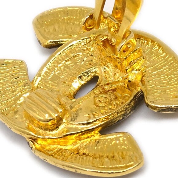 Chanel Gold CC Earrings Clip-On - Picture 8 of 8